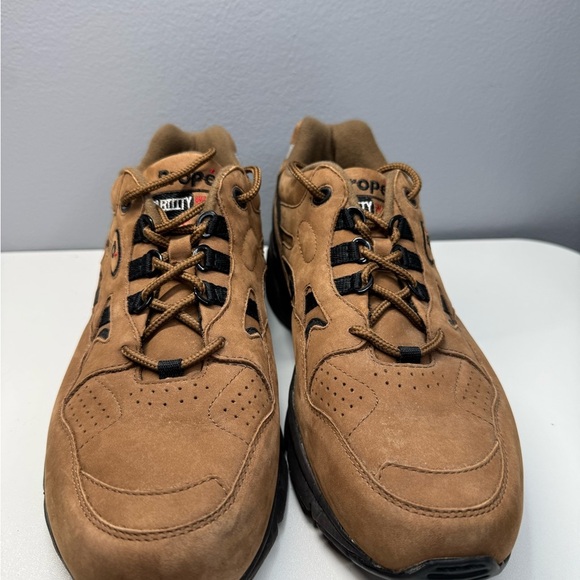 Propet stability  walker size 8 Men's Brown Athletic Shoes - Picture 1 of 6